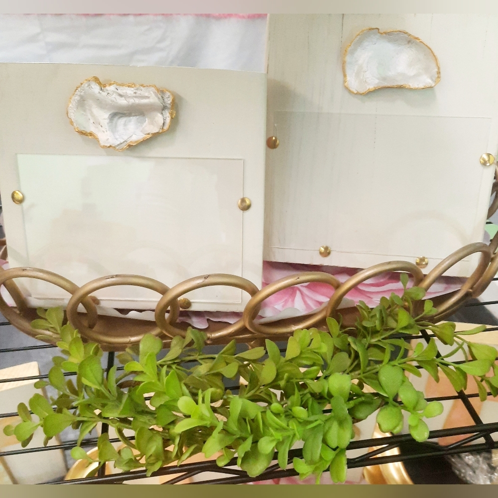 Oyster Shell Photo Frame - Picture 4 of 4